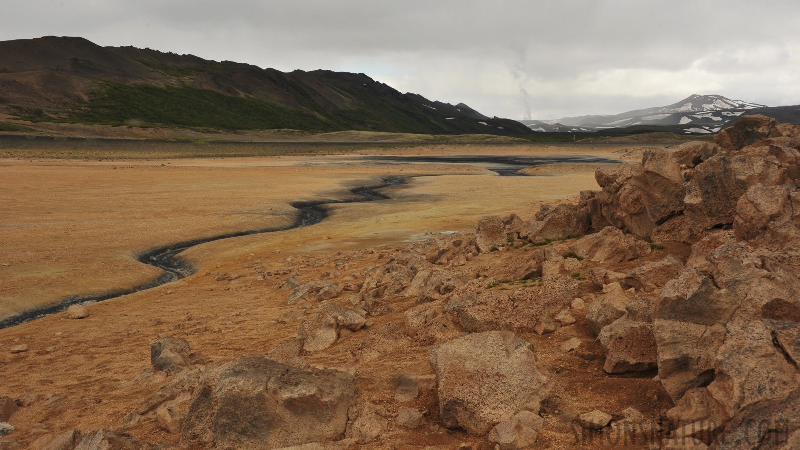 Lake Myvatn region [36 mm, 1/250 sec at f / 13, ISO 400]